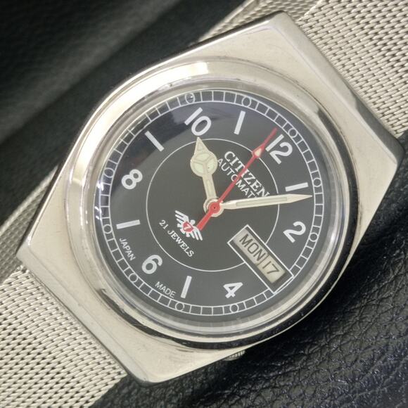 Vintage 1981 Citizen Automatic Mens Silver Watch W/daydate & Black accents - Picture 1 of 7